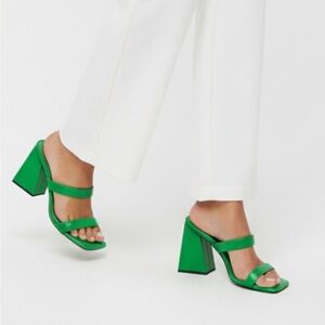 Bamboo Green Block Heel Sandals 8.5 – Square Toe Strappy Mule Heels